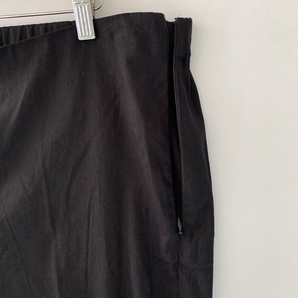 Women's Linen Straight Leg Ankle Pants in Black - Picture 3 of 9